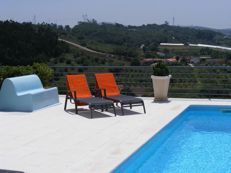 Casa Ceedina Bed And Breakfast & Beauty Batalha Exterior photo