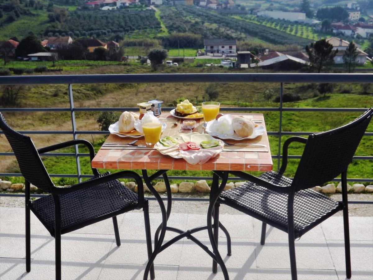 Casa Ceedina Bed And Breakfast & Beauty Batalha Exterior photo