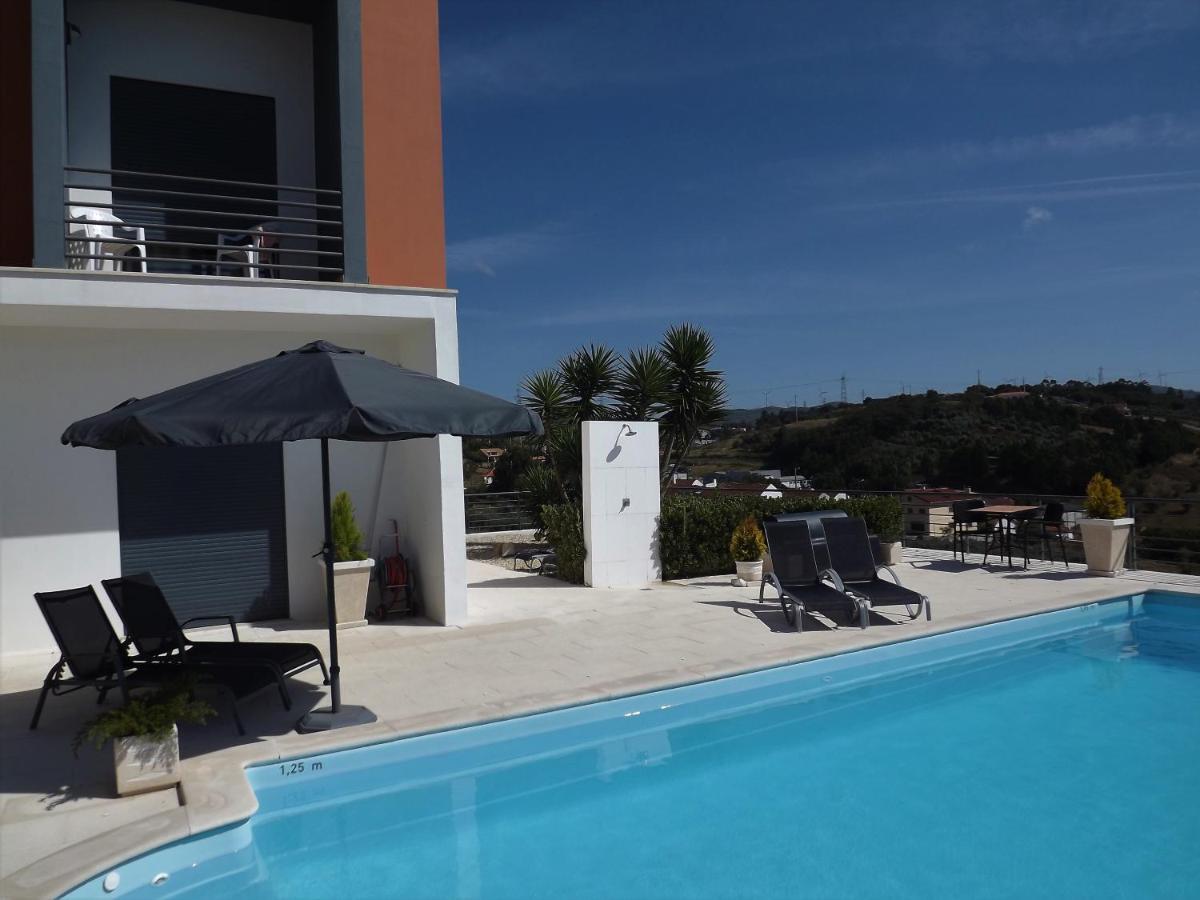 Casa Ceedina Bed And Breakfast & Beauty Batalha Exterior photo